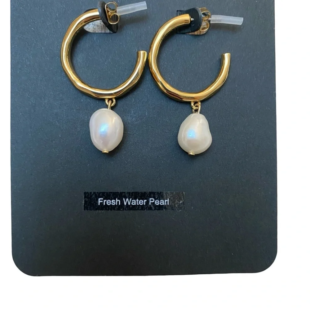 J.Crew Factory Gold Freshwater Pearl Hoop Earrings AY775 - Picture 4 of 6